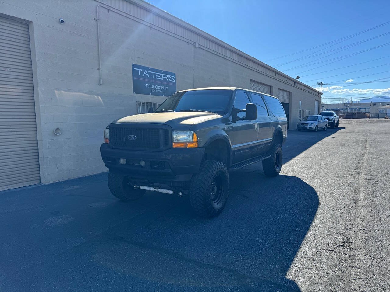 Used 2001 Ford Excursion Limited AWD/4WD image 2