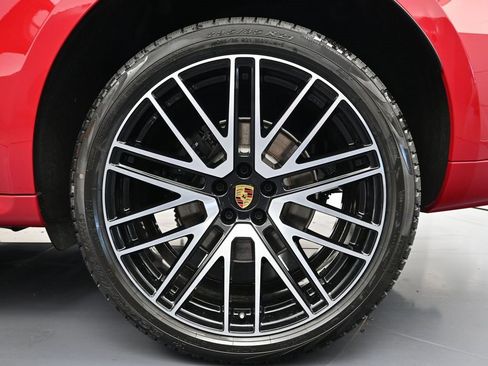 New 2026 Porsche Macan image 26