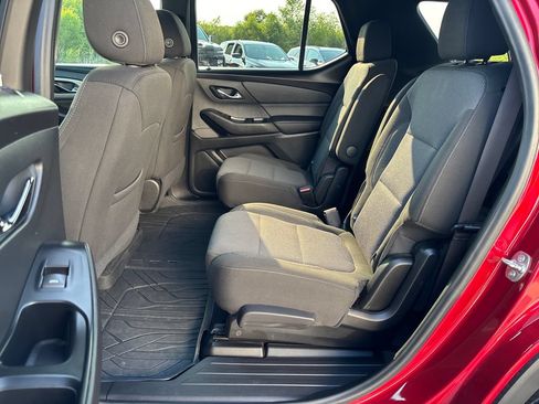 Certified 2023 Chevrolet Traverse LT FWD image 28
