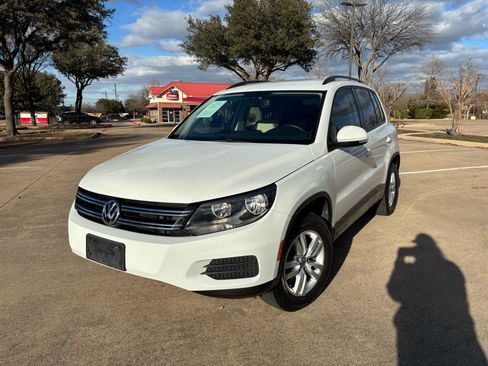 Used 2017 Volkswagen Tiguan S image 1