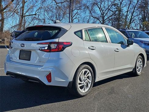 Used 2024 Subaru Impreza 2.0i image 6