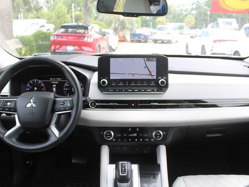 Used 2023 Mitsubishi Outlander SEL AWD/4WD image 25