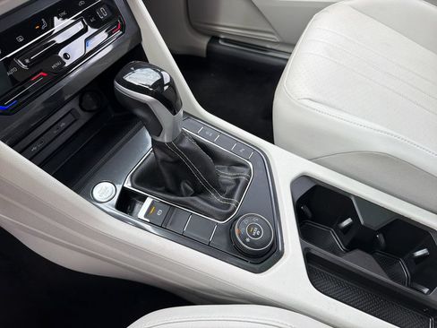 Certified 2023 Volkswagen Tiguan SE R-Line AWD/4WD image 18