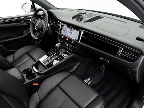 Certified 2026 Porsche Macan AWD/4WD image 26