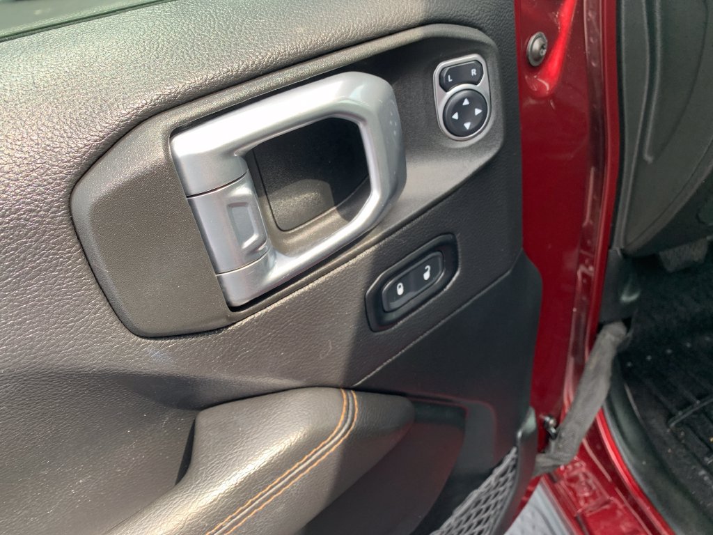 Used 2021 Jeep Gladiator Overland AWD/4WD image 19