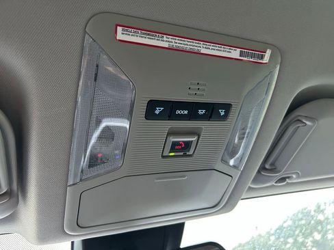 Used 2022 Toyota RAV4 XLE image 29