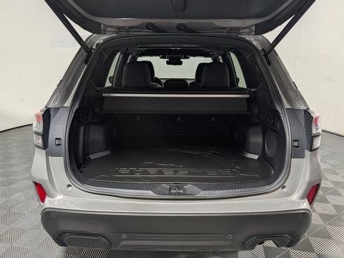 Used 2025 Subaru Forester Touring AWD/4WD image 6
