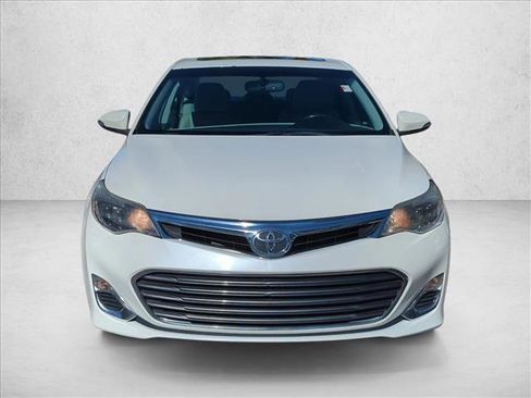 Used 2014 Toyota Avalon XLE Premium image 2