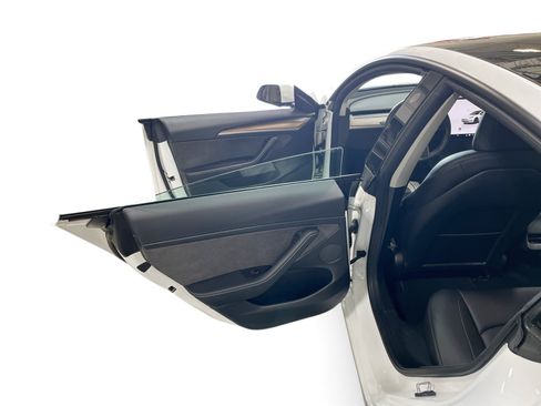 Certified 2022 Tesla Model 3 Performance AWD/4WD image 10