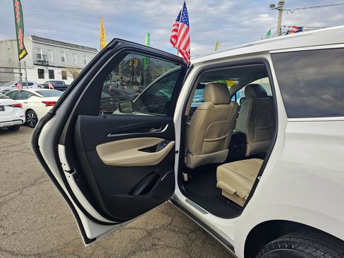 Used 2021 Buick Enclave Essence FWD image 10
