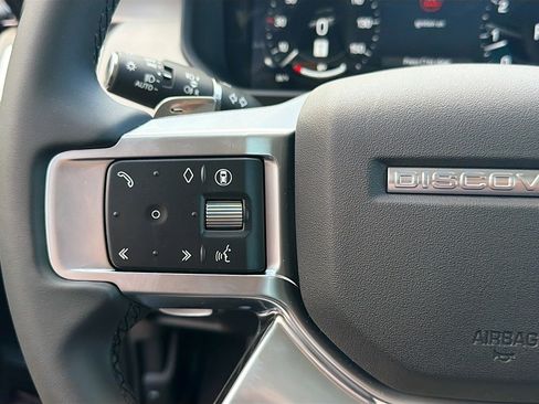 New 2026 Land Rover Discovery Limited Edition image 38
