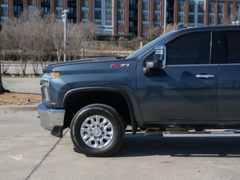 Used 2020 Chevrolet Silverado 2500 LTZ w/ LTZ Texas Edition AWD/4WD image 12