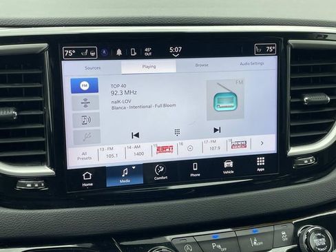 Used 2024 Chrysler Pacifica Touring-L image 25