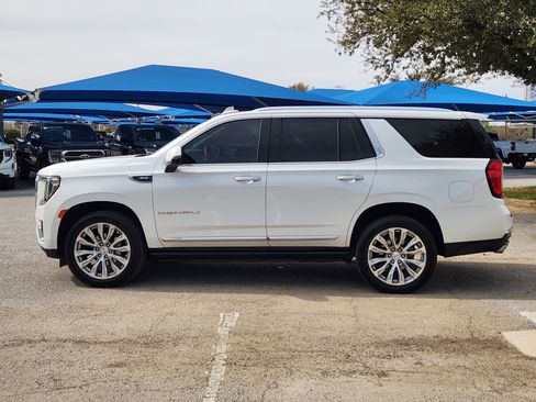 Used 2023 GMC Yukon Denali image 3