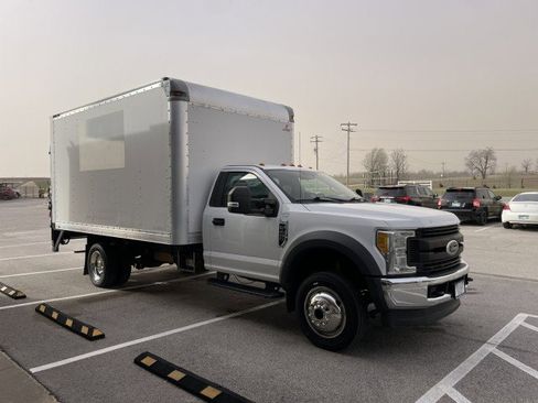 Used 2017 Ford F450 XL w/ Power Equipment Group image 3