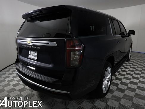 Used 2024 Chevrolet Suburban High Country w/ Advanced Technology Package image 5