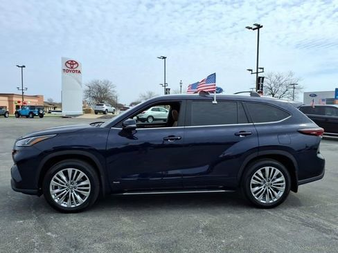 New 2026 Toyota Highlander Platinum image 7