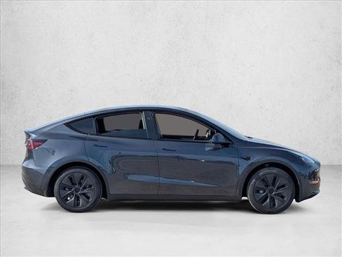 Used 2025 Tesla Model Y Long Range image 4