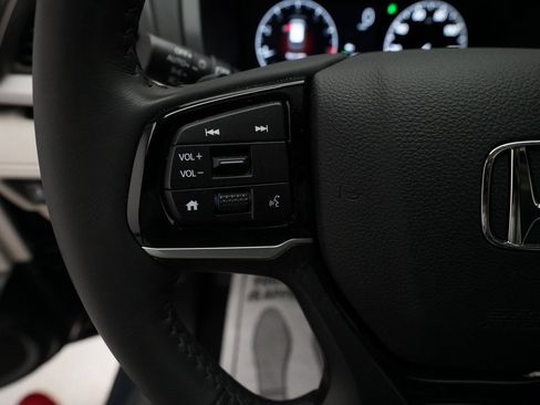 Certified 2025 Honda Odyssey Touring image 16