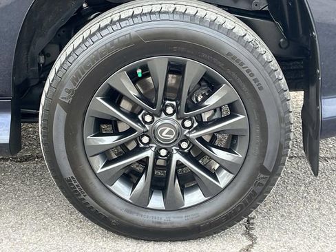 Used 2023 Lexus GX 460 Premium w/ Premium Plus Package image 11