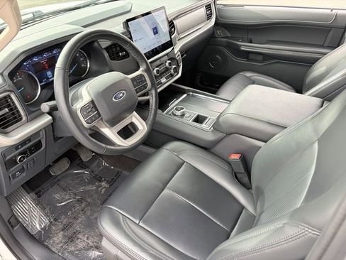 Used 2023 Ford Expedition XLT RWD image 6