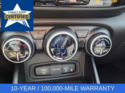 Used 2024 Hyundai Venue Limited image 22