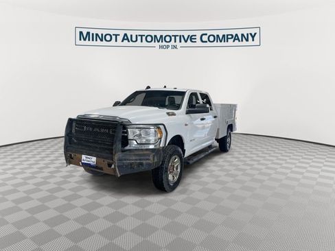 Used 2022 RAM 2500 Tradesman w/ Chrome Appearance Group AWD/4WD image 4