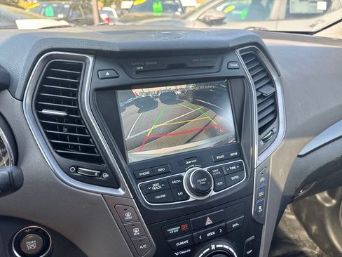 Used 2016 Hyundai Santa Fe SE w/ Option Group 03 AWD/4WD image 36