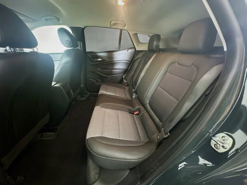 Used 2025 Chevrolet Trax LT image 27