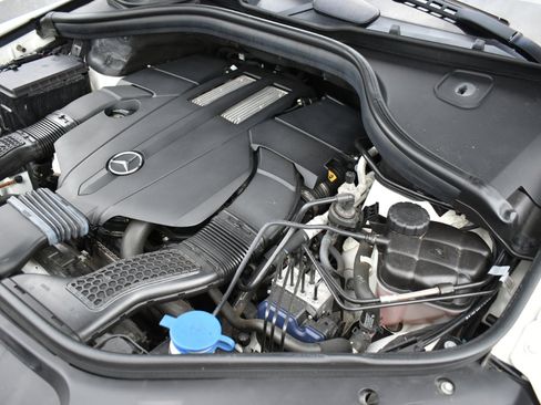 Used 2018 Mercedes-Benz GLS 450 4MATIC w/ Premium Package image 57