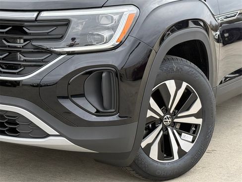 New 2026 Volkswagen Atlas Cross Sport SE image 2