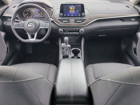 Used 2024 Nissan Altima 2.5 SV image 21