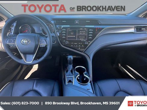 Used 2020 Toyota Camry XSE FWD image 13