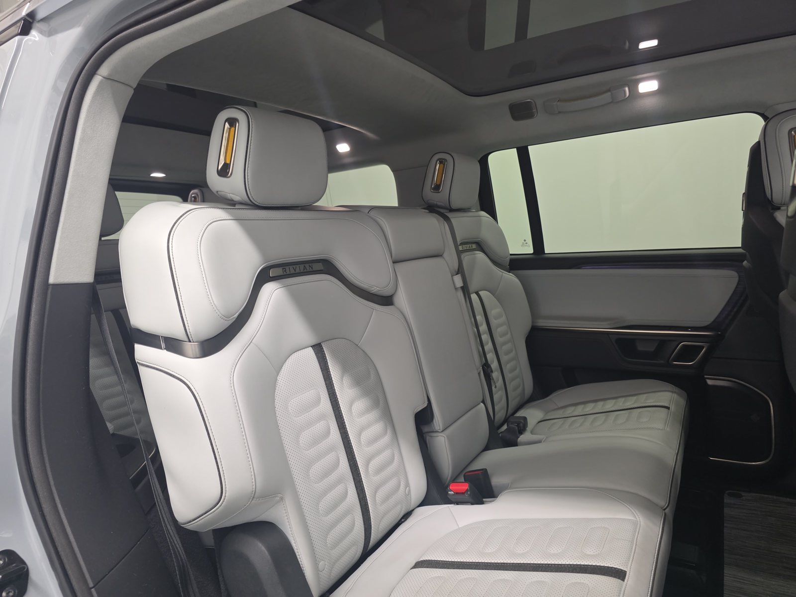 Used 2023 Rivian R1S Adventure Quad AWD/4WD image 23