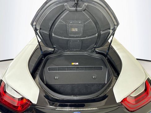 Used 2019 BMW i8 Roadster AWD/4WD image 24