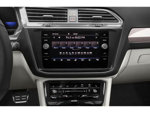 Used 2024 Volkswagen Tiguan SE R-Line AWD/4WD image 10