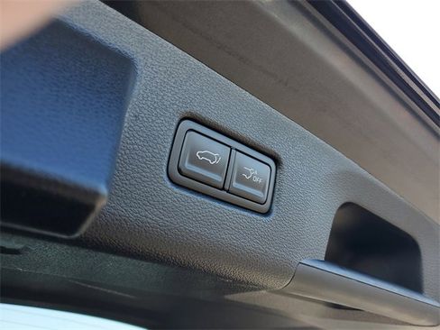 Used 2025 Kia Telluride EX w/ EX Captain's Chair Package image 7