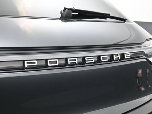 Certified 2026 Porsche Macan AWD/4WD image 14