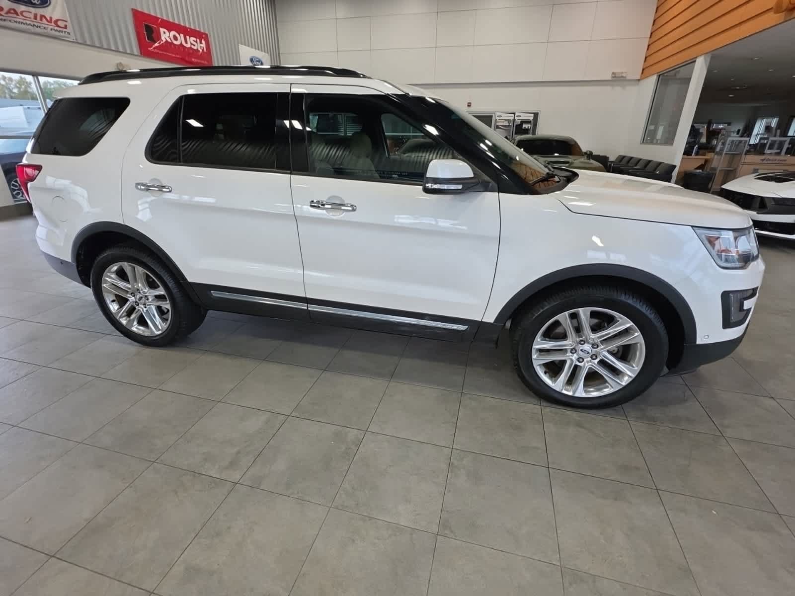 Used 2016 Ford Explorer Limited w/ Equipment Group 301A AWD/4WD image 6
