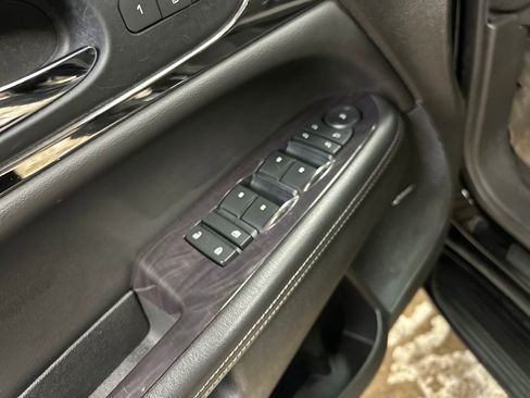 Used 2017 Buick Enclave Premium w/ Experience Buick Package AWD/4WD image 16