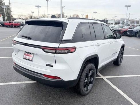 New 2026 Jeep Grand Cherokee Limited w/ Limited Altitude Package AWD/4WD image 8