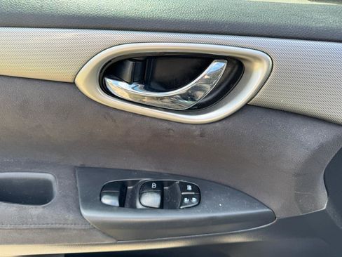 Used 2013 Nissan Sentra SR w/ Electronics Pkg image 30