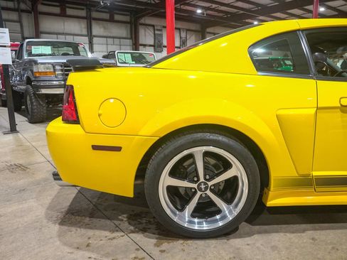 Used 2004 Ford Mustang Mach 1 RWD image 9