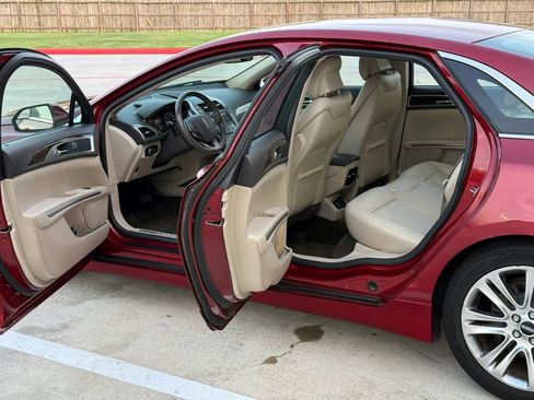 Used 2016 Lincoln MKZ FWD image 10
