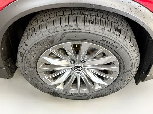 Used 2024 MAZDA CX-90 Plug-In Hybrid w/ Preferred AWD/4WD image 11