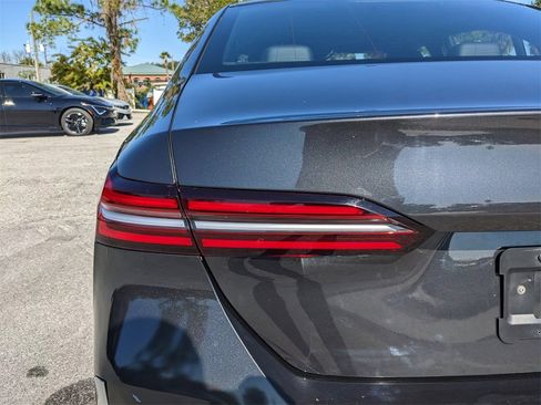 Used 2024 BMW 530i image 12