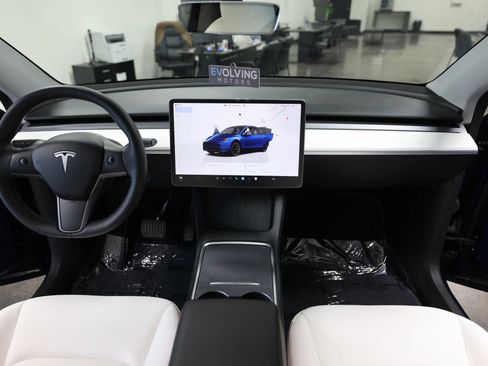 Used 2023 Tesla Model Y Long Range AWD/4WD image 24