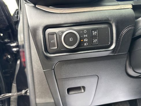 Used 2022 Ford Explorer Platinum w/ Equipment Group 601A image 19