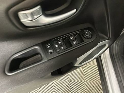 Used 2021 Jeep Renegade Sport AWD/4WD image 11