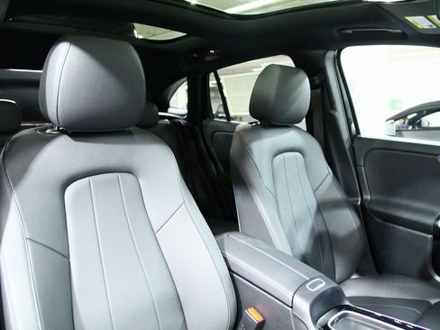 Used 2025 Mercedes-Benz GLA 250 GLA 250 image 24